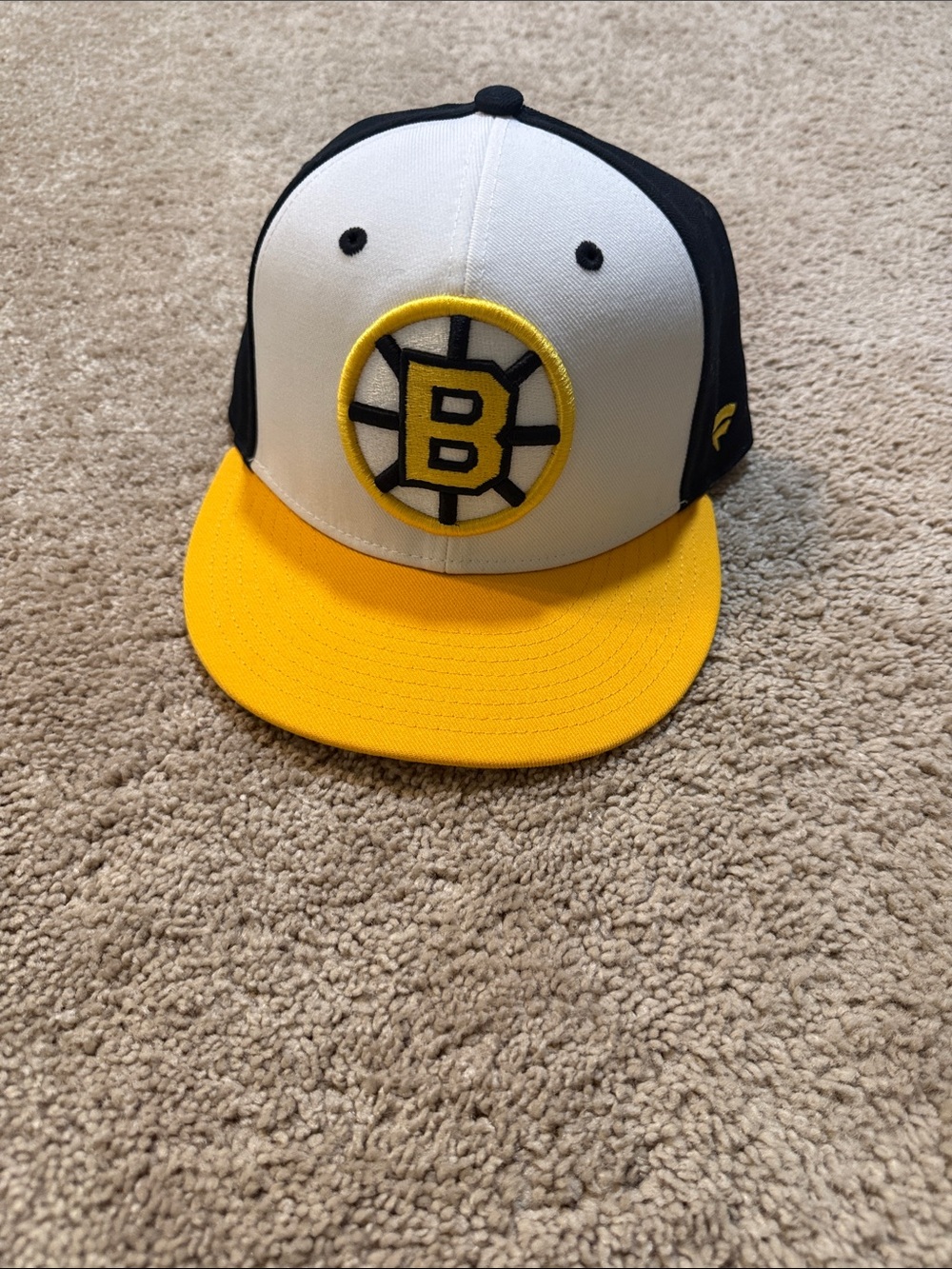 Boston Bruins #4 Bobby Orr Snap Back